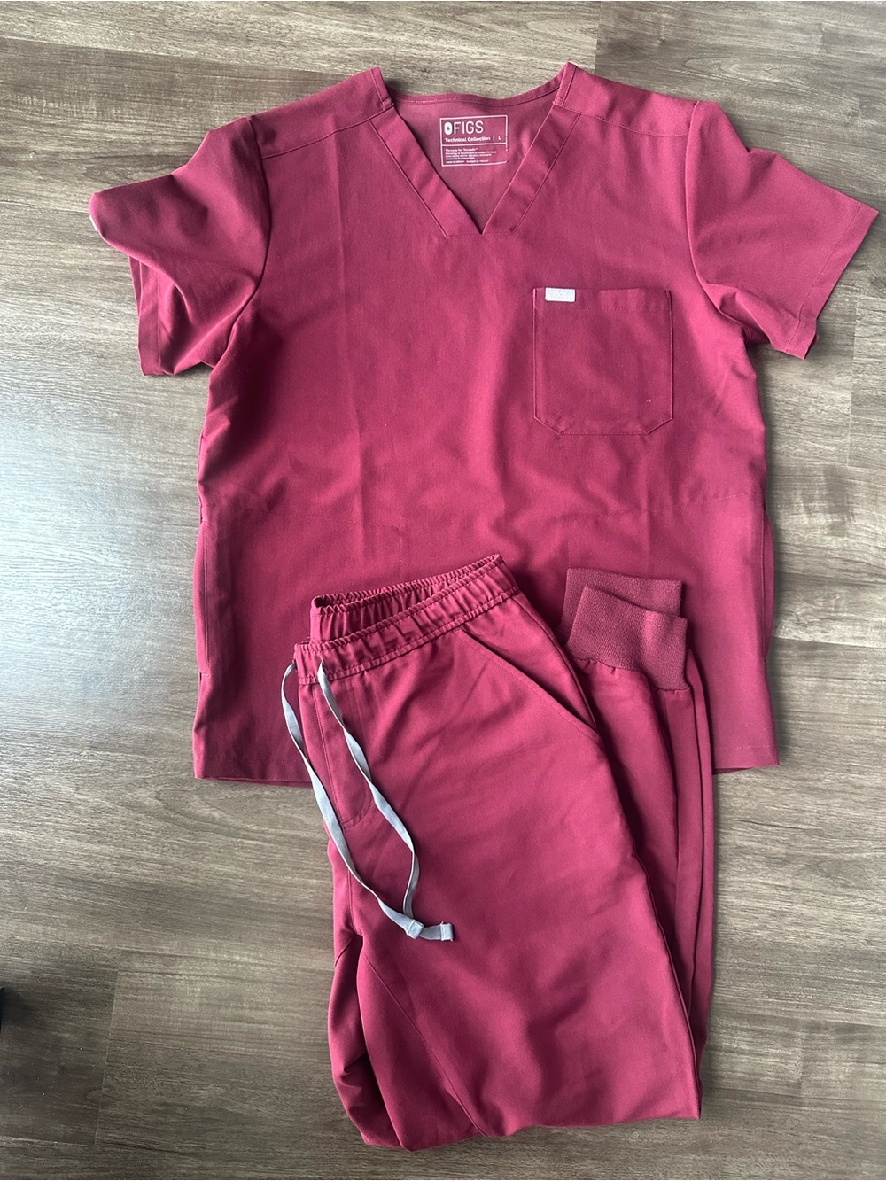 Figs  burgundy scrub set